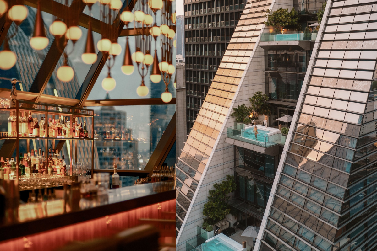 曼谷瑰麗酒店被評選為2025 Best Hotels 排名第 62 位，並獲米其林二星鑰推薦。